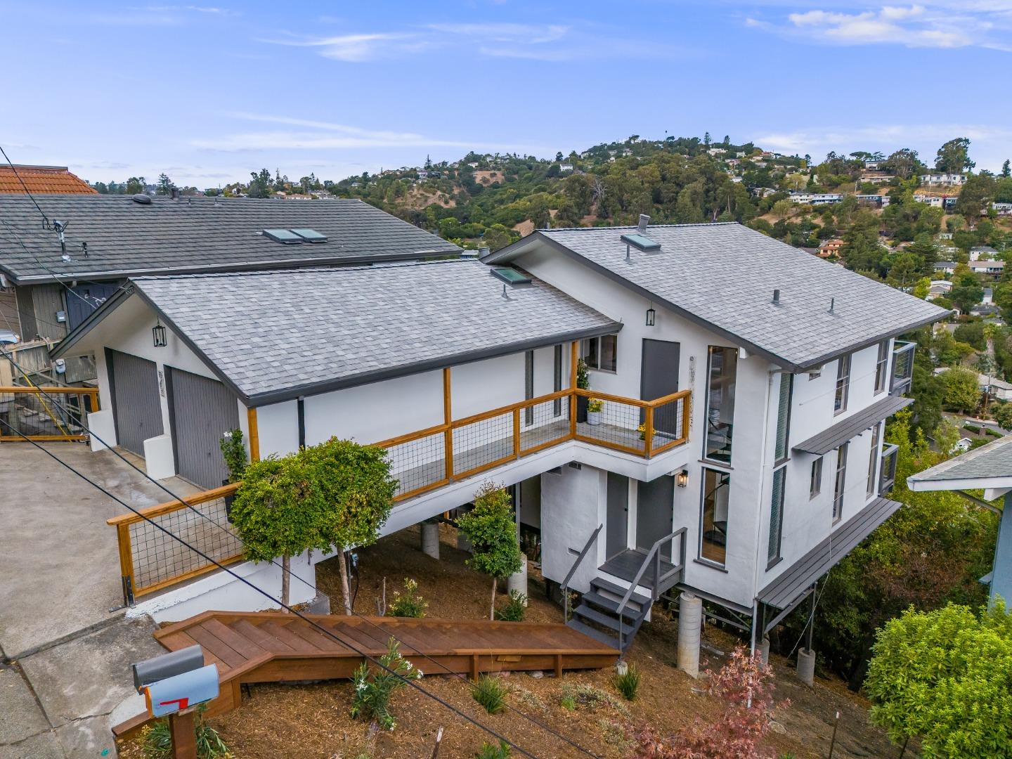 Detail Gallery Image 39 of 44 For 88 Madera Ave, San Carlos,  CA 94070 - 3 Beds | 2/1 Baths