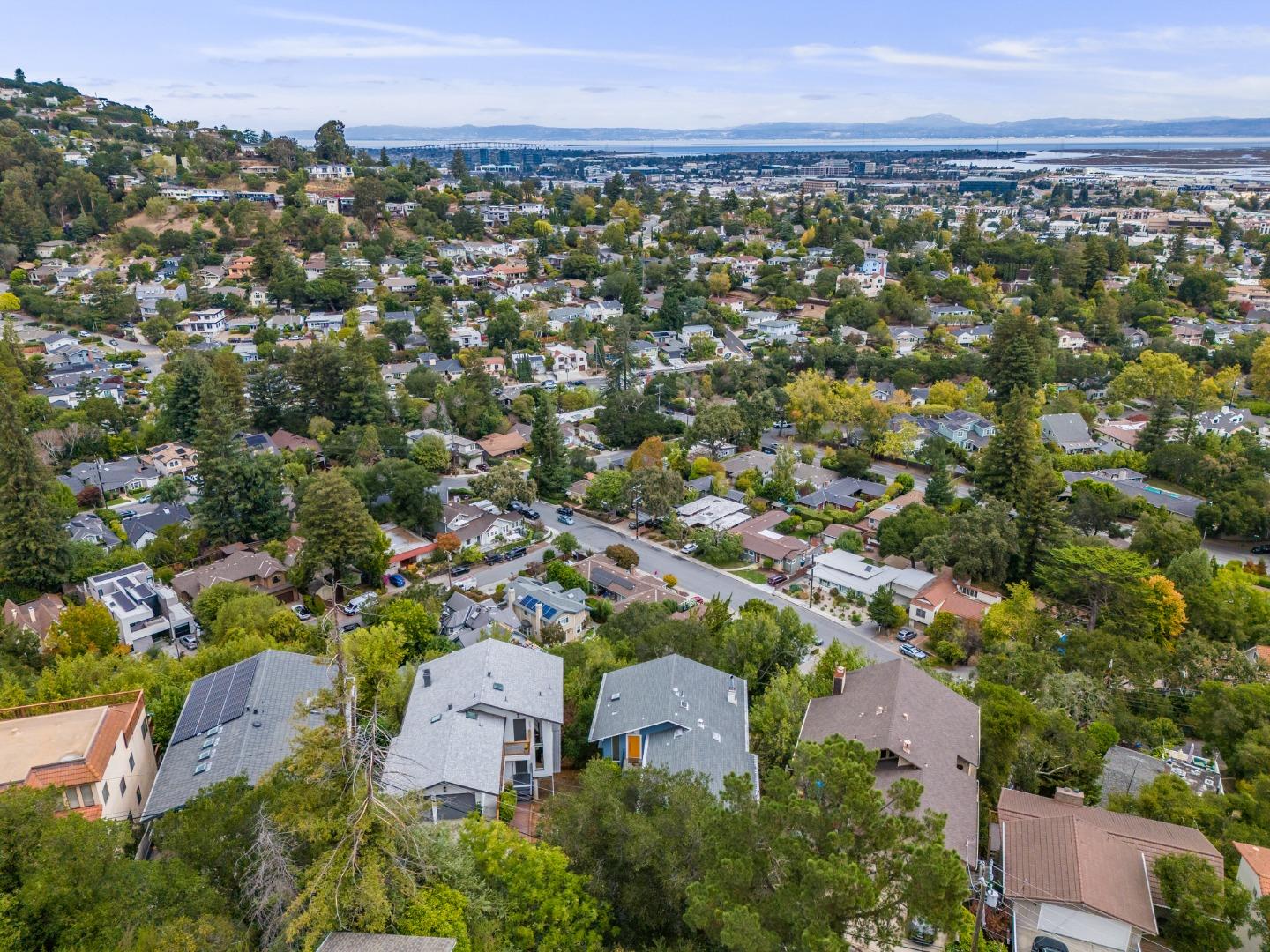 Detail Gallery Image 44 of 44 For 88 Madera Ave, San Carlos,  CA 94070 - 3 Beds | 2/1 Baths