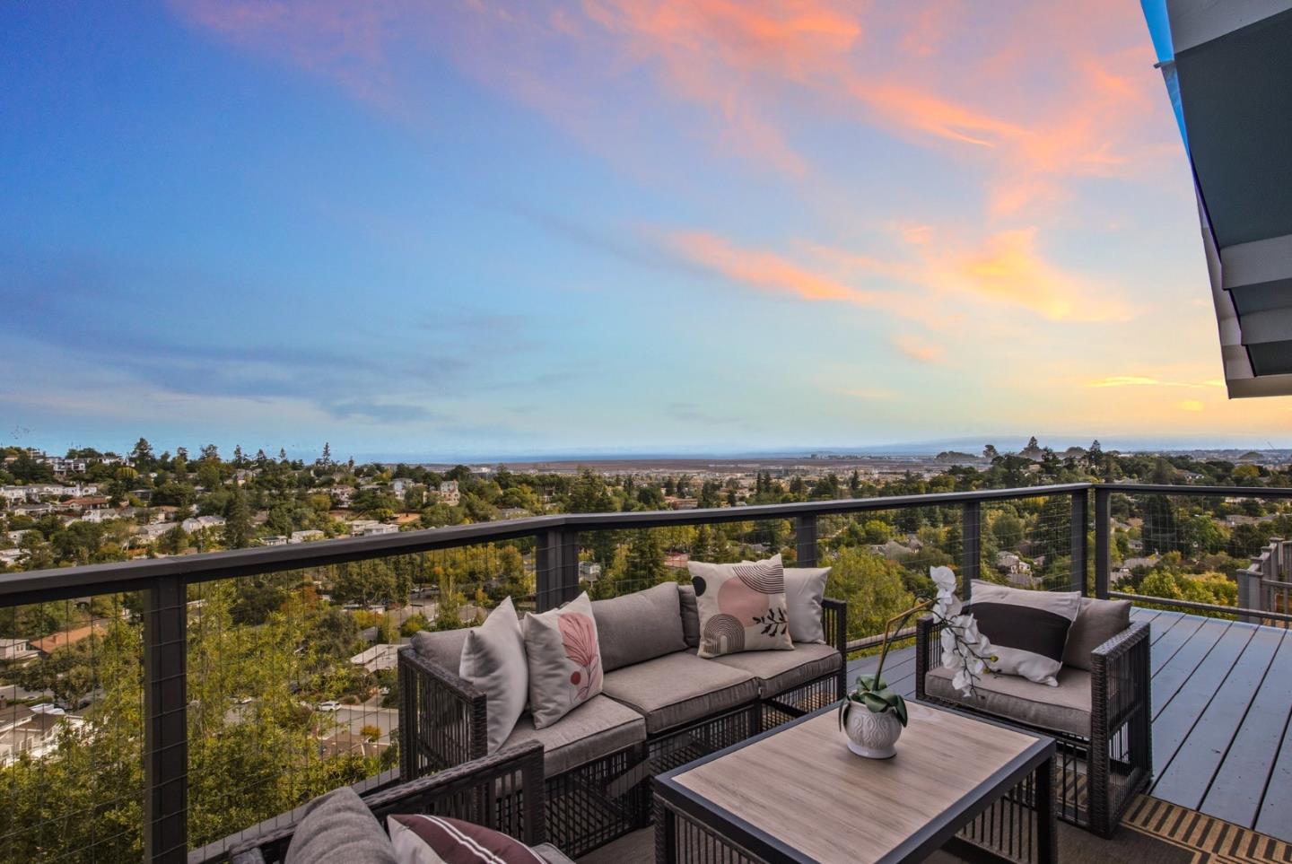 Detail Gallery Image 9 of 44 For 88 Madera Ave, San Carlos,  CA 94070 - 3 Beds | 2/1 Baths