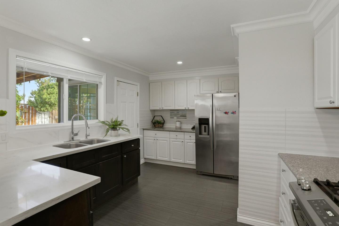 Detail Gallery Image 11 of 39 For 2181 Evelyn Ave, San Jose,  CA 95122 - 3 Beds | 2 Baths