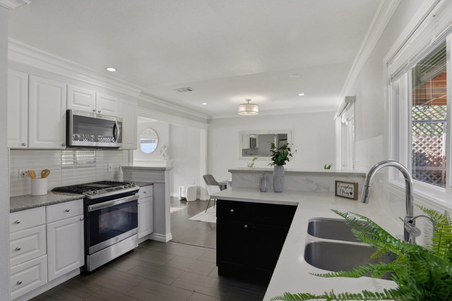 Detail Gallery Image 15 of 39 For 2181 Evelyn Ave, San Jose,  CA 95122 - 3 Beds | 2 Baths