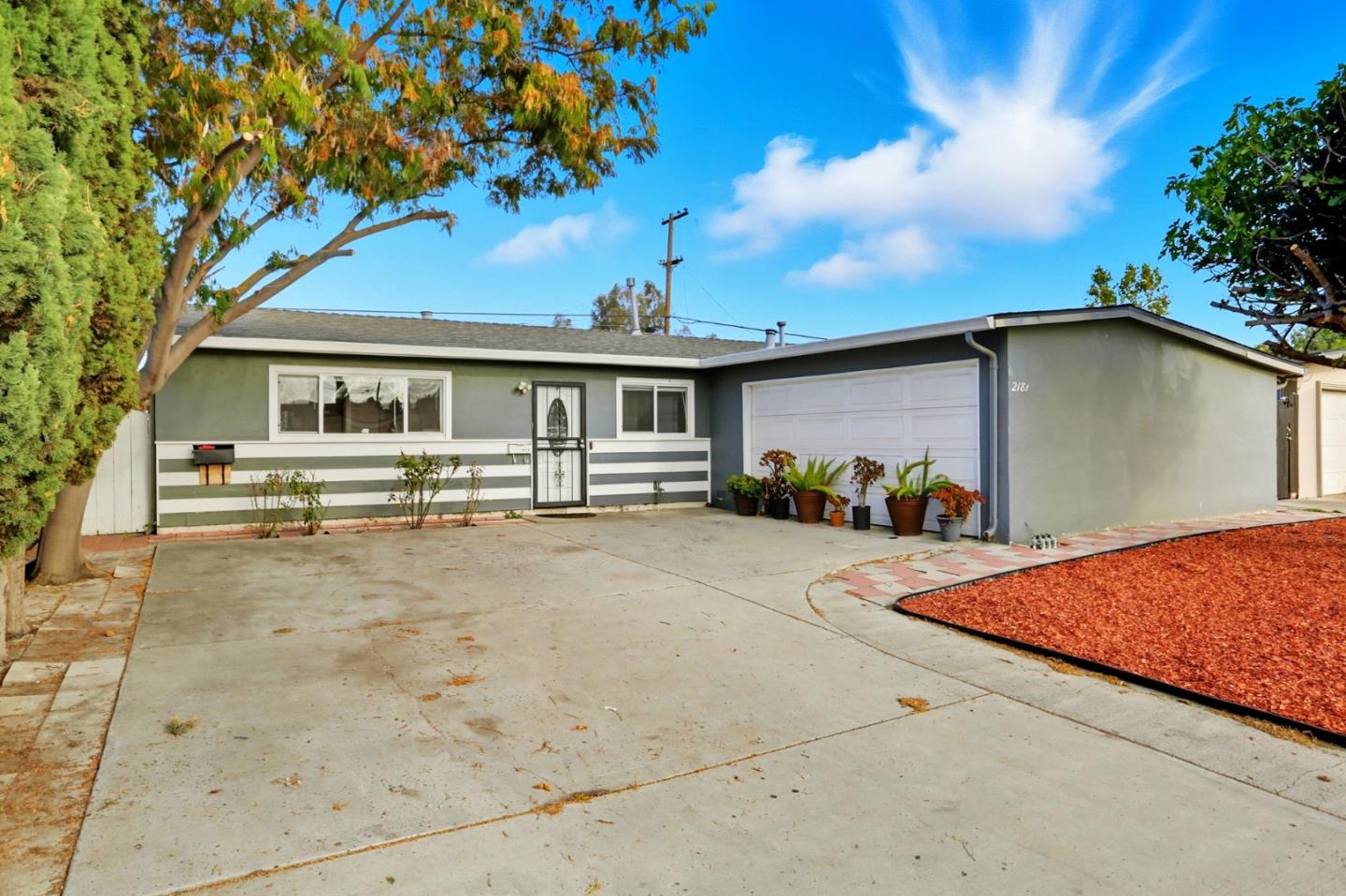 Detail Gallery Image 4 of 39 For 2181 Evelyn Ave, San Jose,  CA 95122 - 3 Beds | 2 Baths