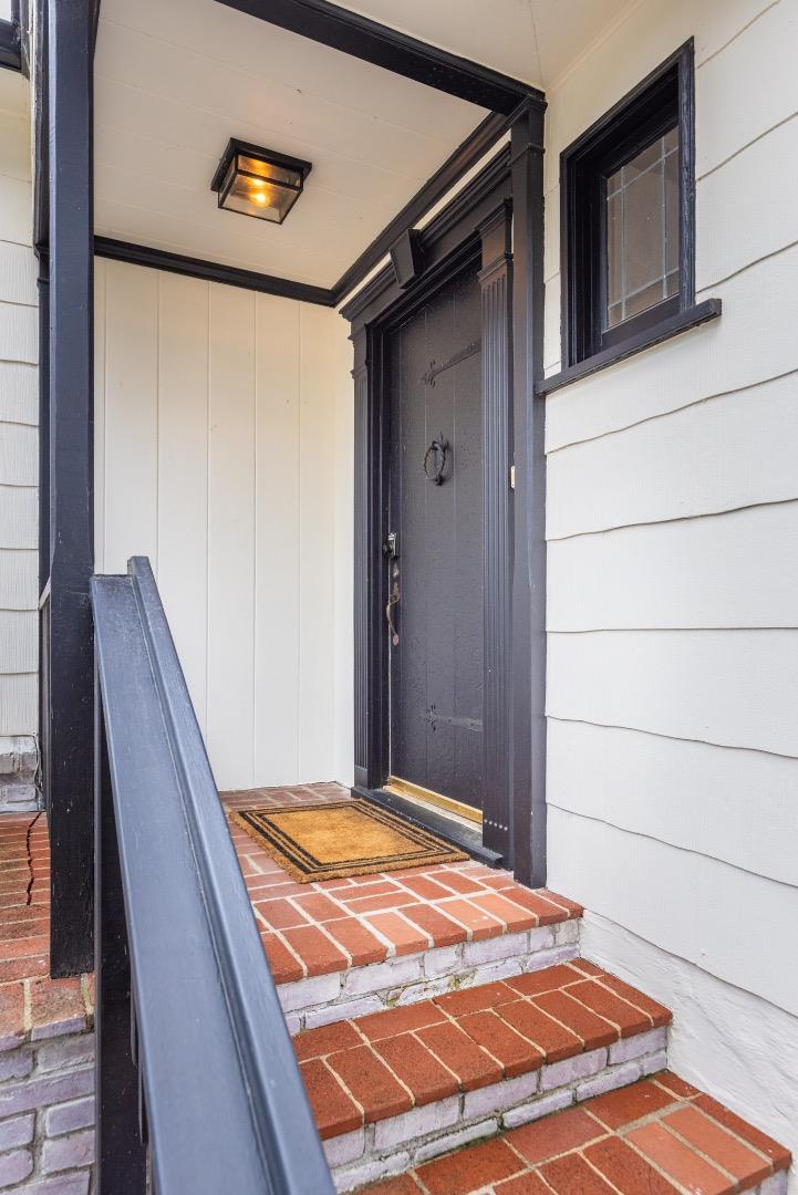 Detail Gallery Image 4 of 34 For 0 5th Avenue 3 Se of Perry Newberry Way, Carmel,  CA 93921 - 3 Beds | 2 Baths