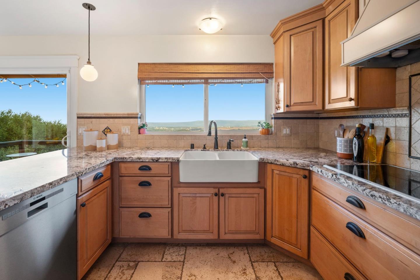 Detail Gallery Image 33 of 45 For 168 Sunrise Dr, Woodside,  CA 94062 - 2 Beds | 2 Baths