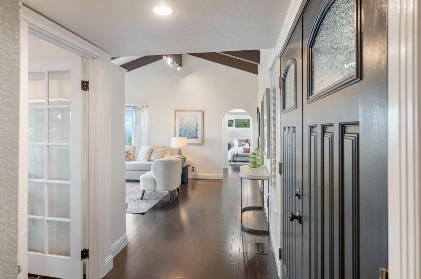 Detail Gallery Image 9 of 45 For 168 Sunrise Dr, Woodside,  CA 94062 - 2 Beds | 2 Baths