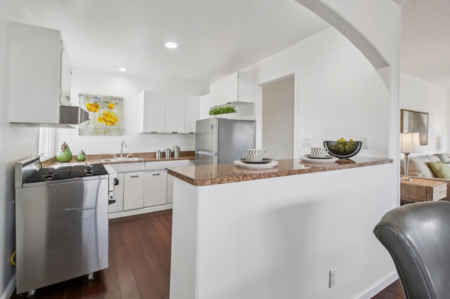 Detail Gallery Image 8 of 27 For 3 Bradford, South San Francisco,  CA 94080 - 3 Beds | 1 Baths