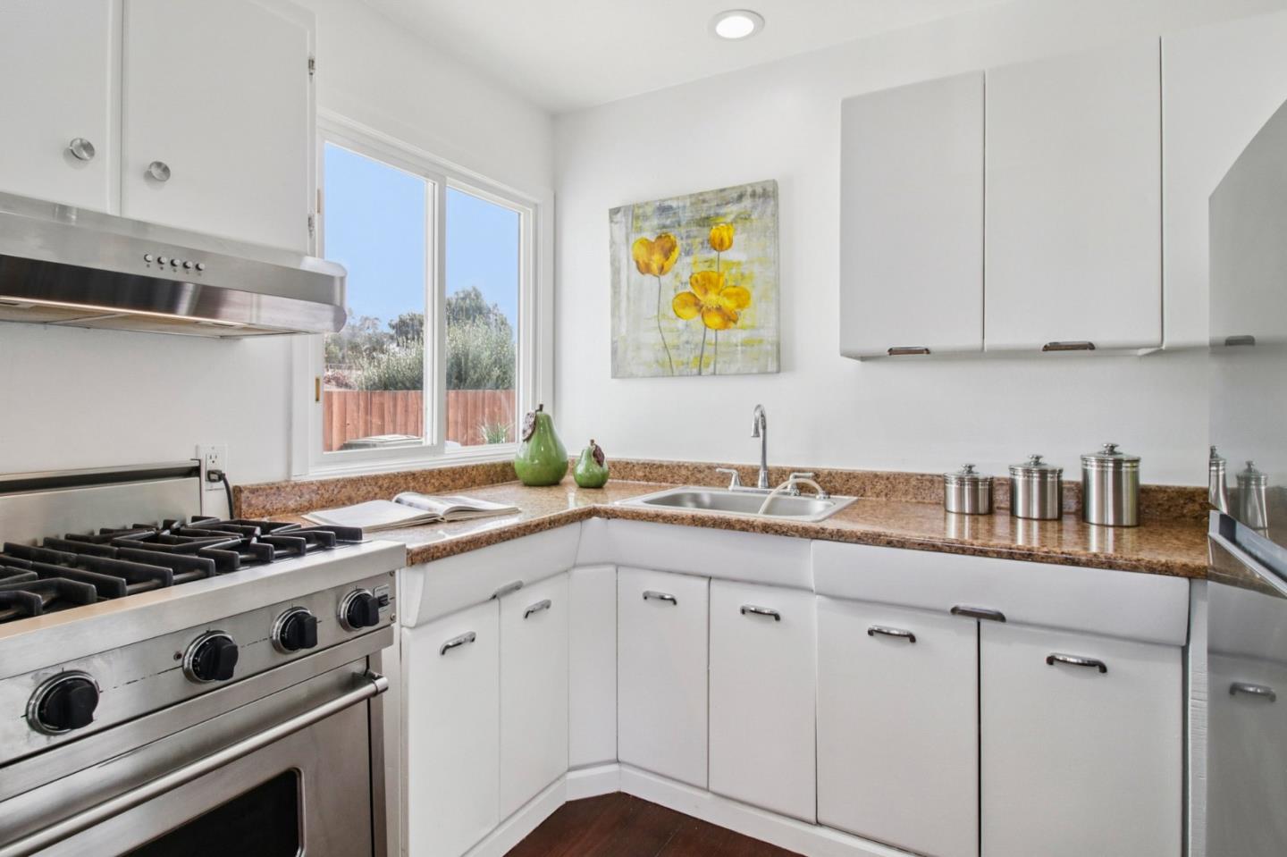 Detail Gallery Image 9 of 27 For 3 Bradford, South San Francisco,  CA 94080 - 3 Beds | 1 Baths