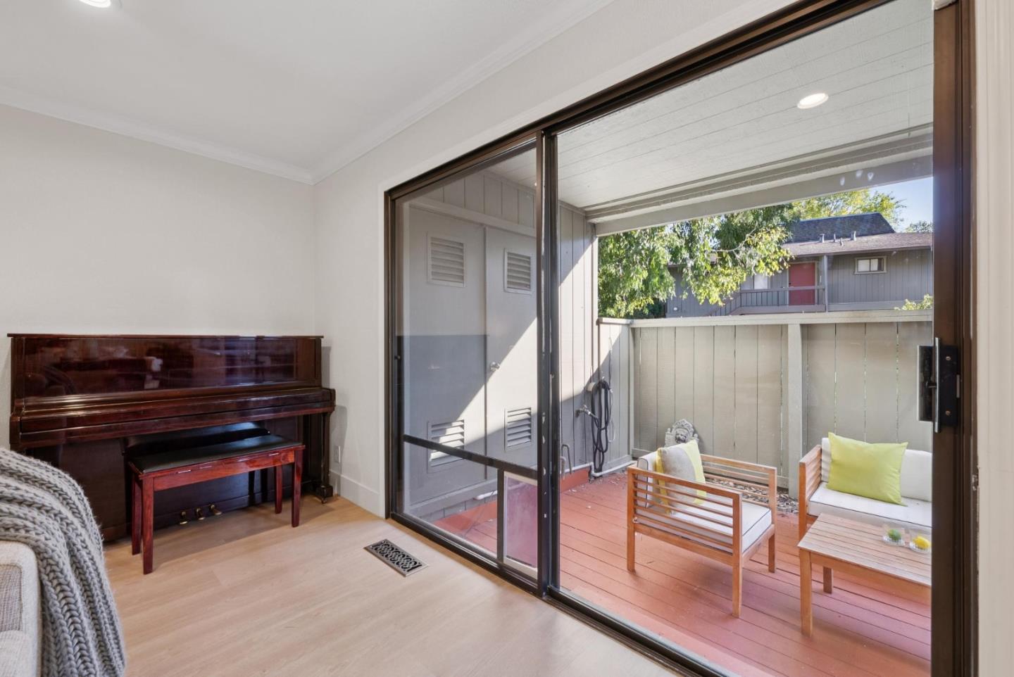 Detail Gallery Image 14 of 19 For 14355 Saratoga Ave a,  Saratoga,  CA 95070 - 3 Beds | 2 Baths