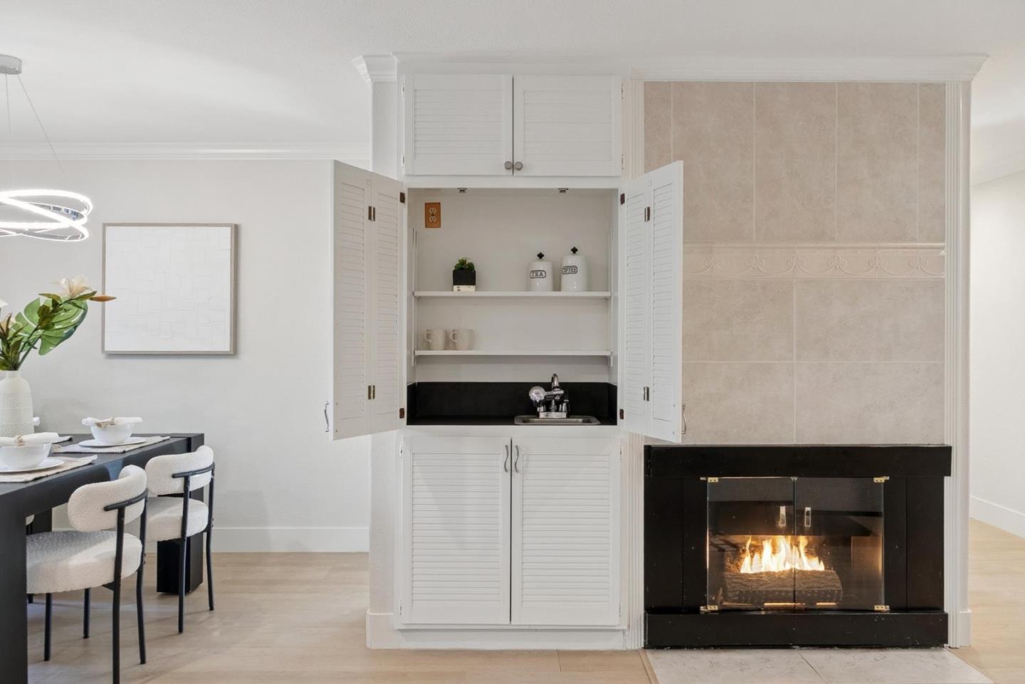 Detail Gallery Image 3 of 19 For 14355 Saratoga Ave a,  Saratoga,  CA 95070 - 3 Beds | 2 Baths