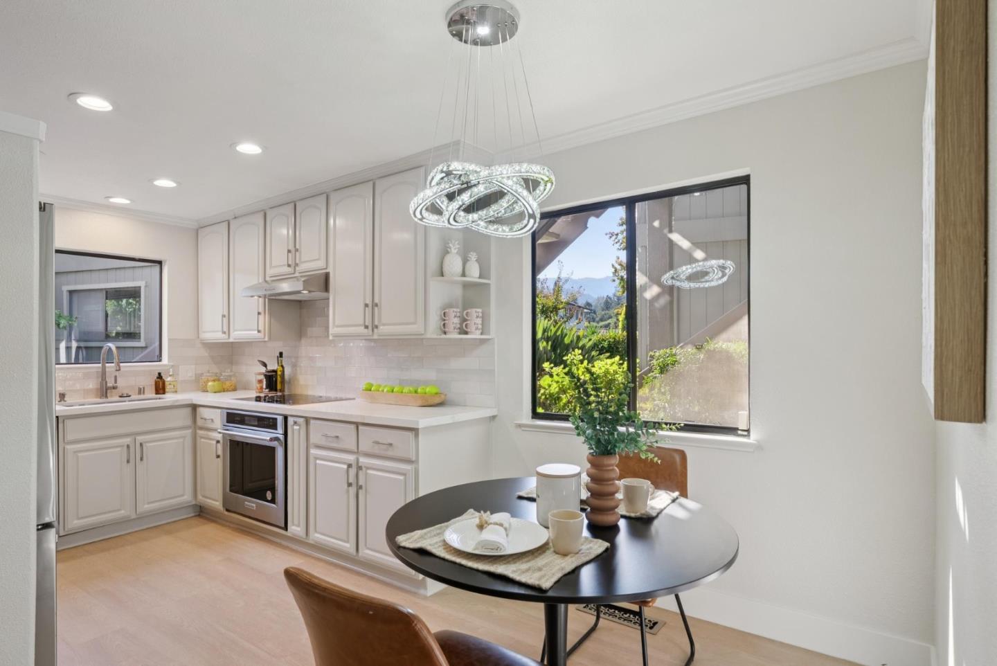 Detail Gallery Image 6 of 19 For 14355 Saratoga Ave a,  Saratoga,  CA 95070 - 3 Beds | 2 Baths