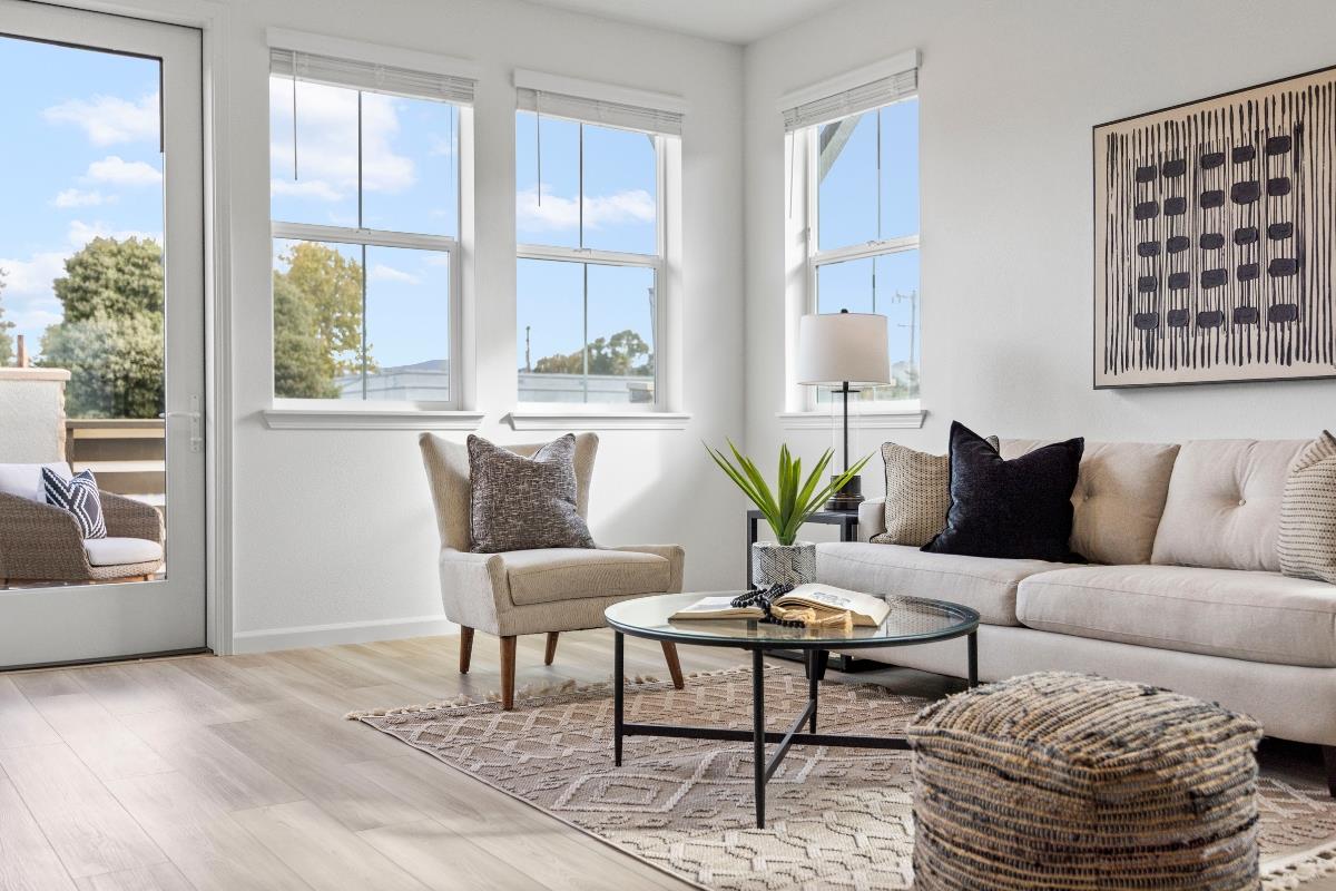 Detail Gallery Image 10 of 35 For 3775 Castro Valley Blvd, Castro Valley,  CA 94546 - 3 Beds | 2/1 Baths