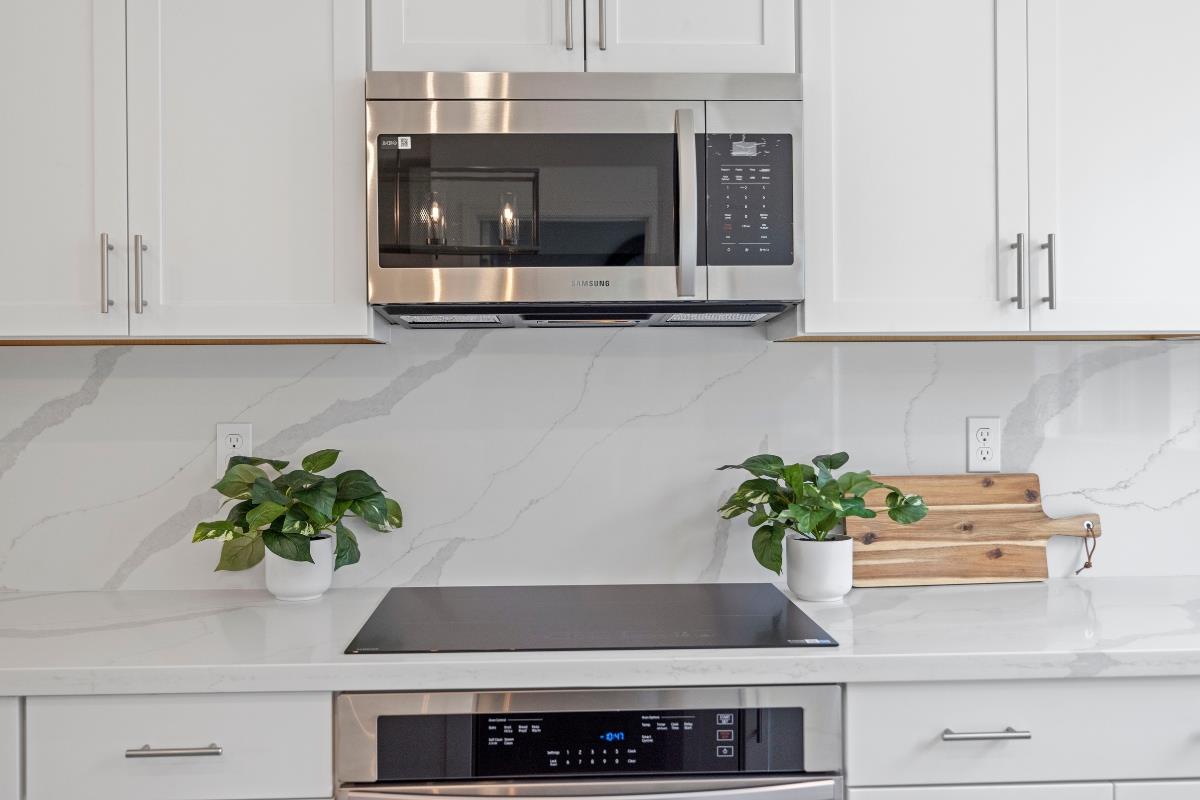 Detail Gallery Image 12 of 35 For 3775 Castro Valley Blvd, Castro Valley,  CA 94546 - 3 Beds | 2/1 Baths