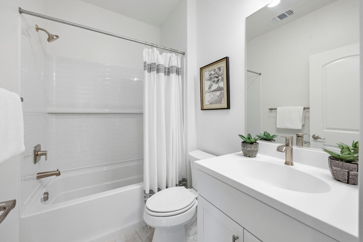 Detail Gallery Image 21 of 35 For 3775 Castro Valley Blvd, Castro Valley,  CA 94546 - 3 Beds | 2/1 Baths