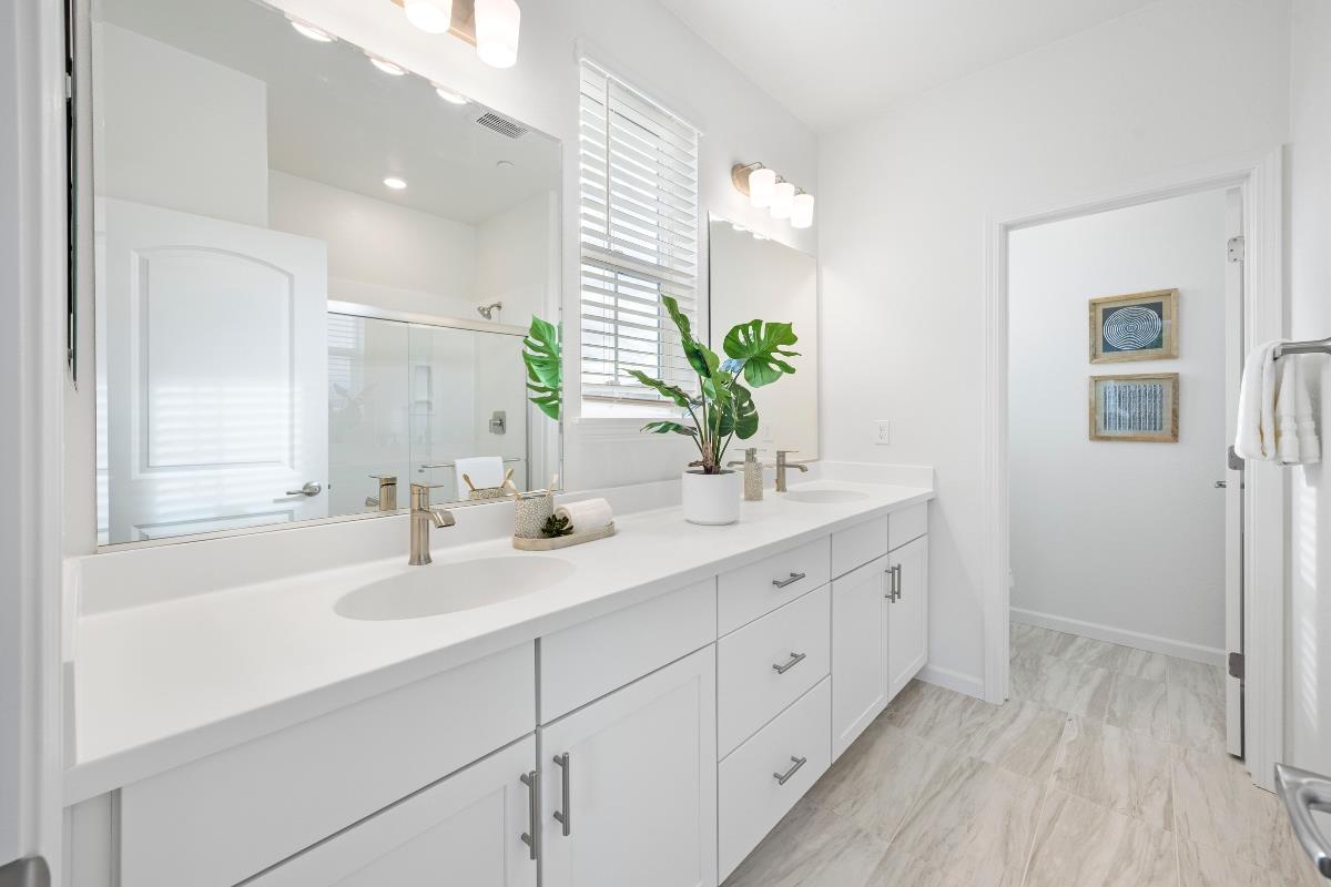 Detail Gallery Image 26 of 35 For 3775 Castro Valley Blvd, Castro Valley,  CA 94546 - 3 Beds | 2/1 Baths