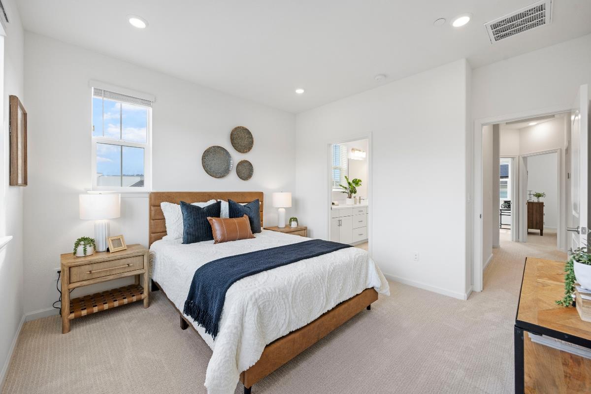 Detail Gallery Image 31 of 35 For 3775 Castro Valley Blvd, Castro Valley,  CA 94546 - 3 Beds | 2/1 Baths