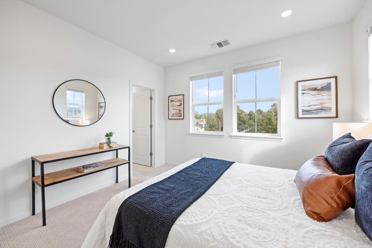 Detail Gallery Image 32 of 35 For 3775 Castro Valley Blvd, Castro Valley,  CA 94546 - 3 Beds | 2/1 Baths