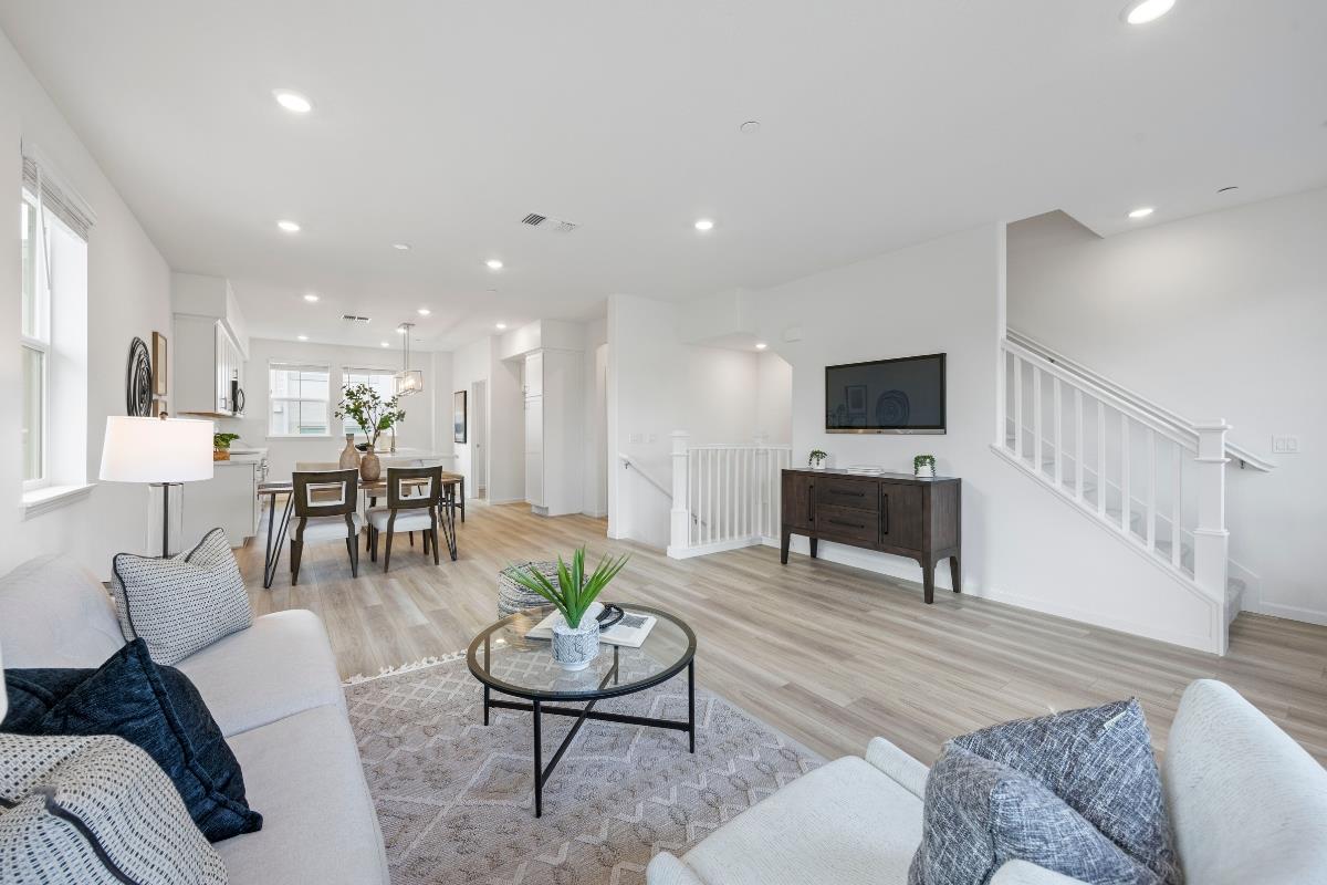 Detail Gallery Image 9 of 35 For 3775 Castro Valley Blvd, Castro Valley,  CA 94546 - 3 Beds | 2/1 Baths