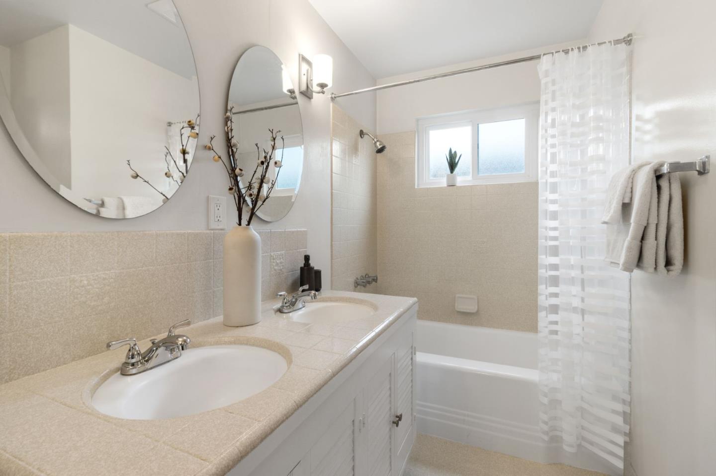 Detail Gallery Image 22 of 58 For 1418 Hancock Ave, San Mateo,  CA 94403 - 4 Beds | 2 Baths