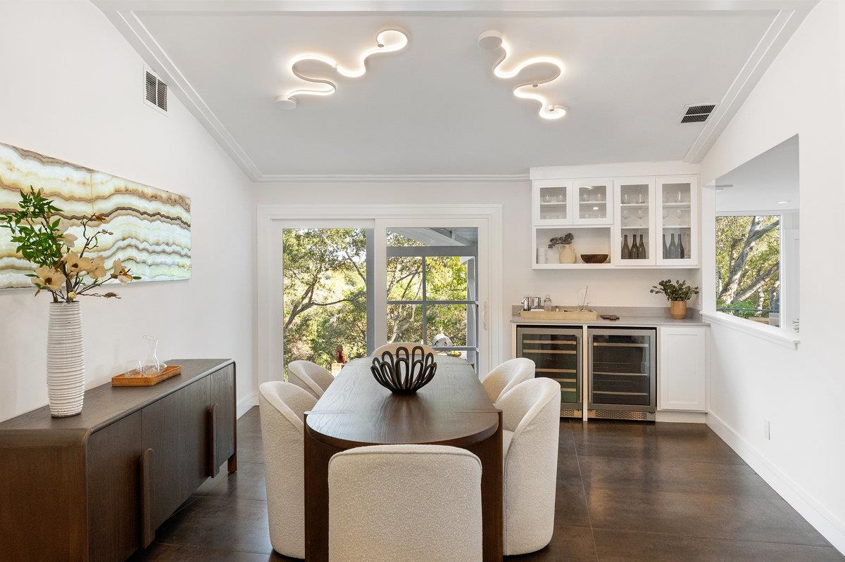 Detail Gallery Image 10 of 36 For 745 Endfield Way, Hillsborough,  CA 94010 - 4 Beds | 3 Baths