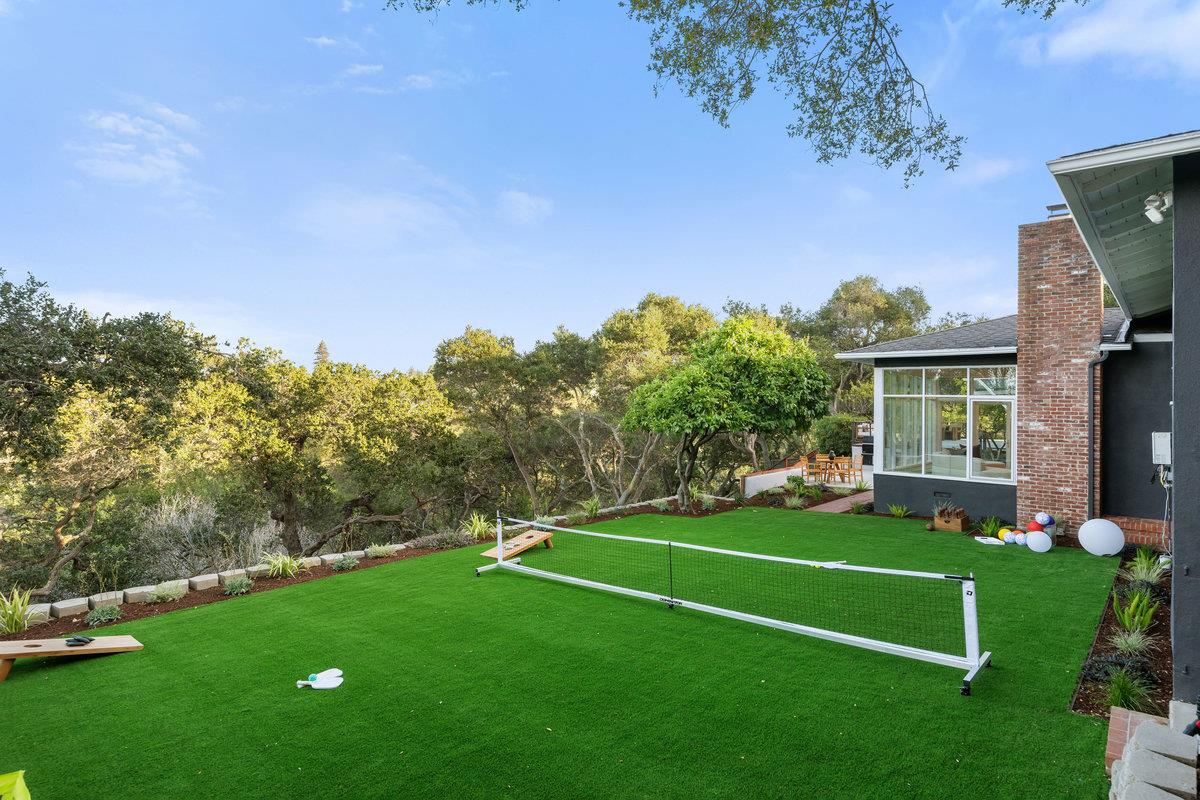 Detail Gallery Image 29 of 36 For 745 Endfield Way, Hillsborough,  CA 94010 - 4 Beds | 3 Baths