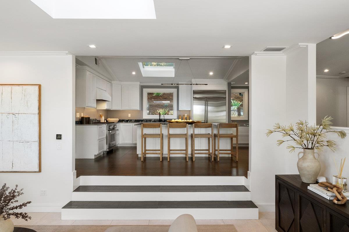 Detail Gallery Image 5 of 36 For 745 Endfield Way, Hillsborough,  CA 94010 - 4 Beds | 3 Baths