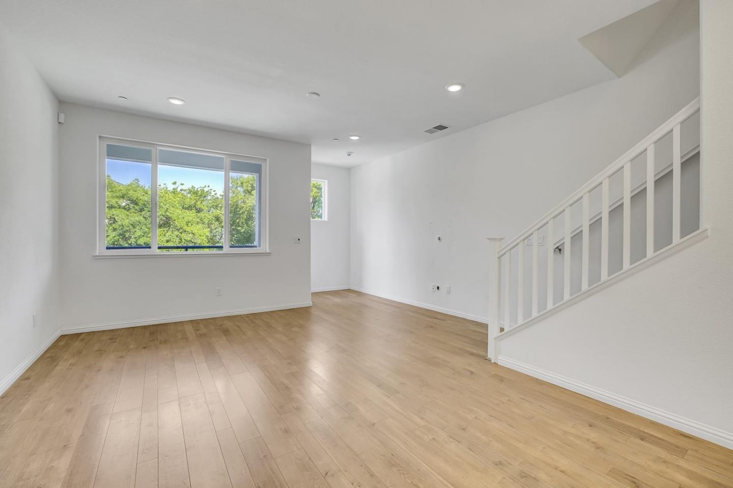 Detail Gallery Image 9 of 42 For 2580 Gimelli Way, San Jose,  CA 95133 - 3 Beds | 3 Baths