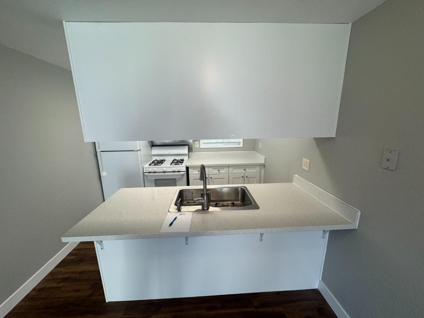 Detail Gallery Image 7 of 23 For 1051 Rider Ave #F,  Salinas,  CA 93905 - 3 Beds | 1 Baths