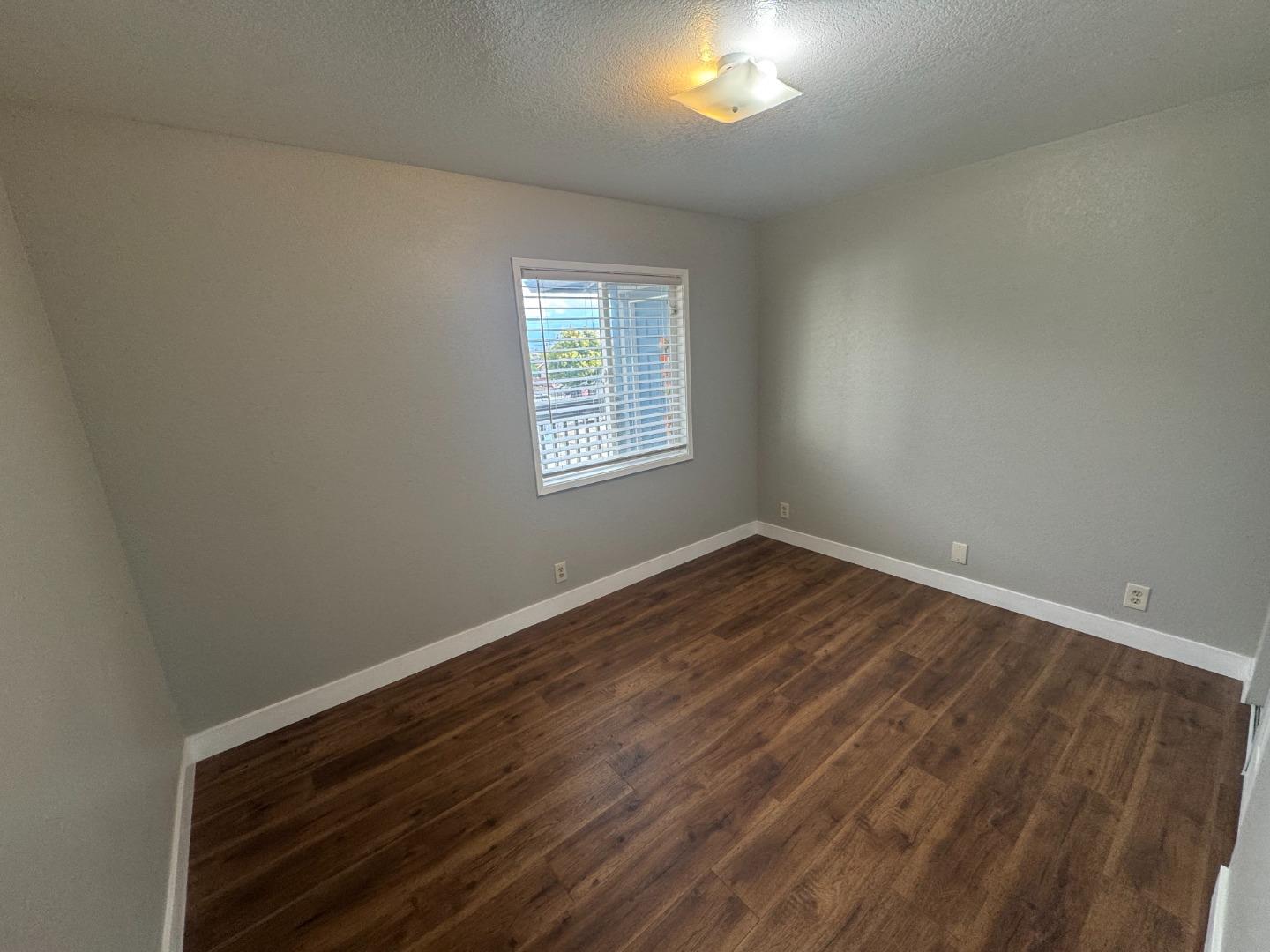 Detail Gallery Image 8 of 23 For 1051 Rider Ave #F,  Salinas,  CA 93905 - 3 Beds | 1 Baths