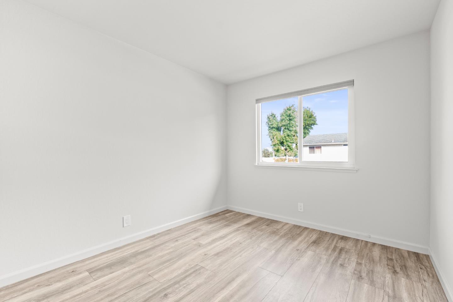 Detail Gallery Image 13 of 26 For 3828 Keneland Way, Pleasanton,  CA 94588 - 4 Beds | 2/1 Baths