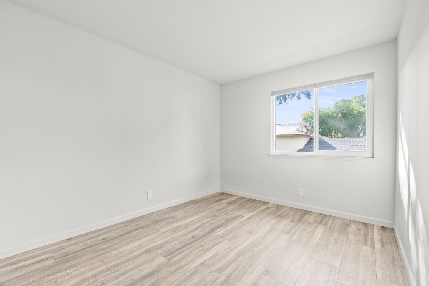 Detail Gallery Image 20 of 26 For 3828 Keneland Way, Pleasanton,  CA 94588 - 4 Beds | 2/1 Baths