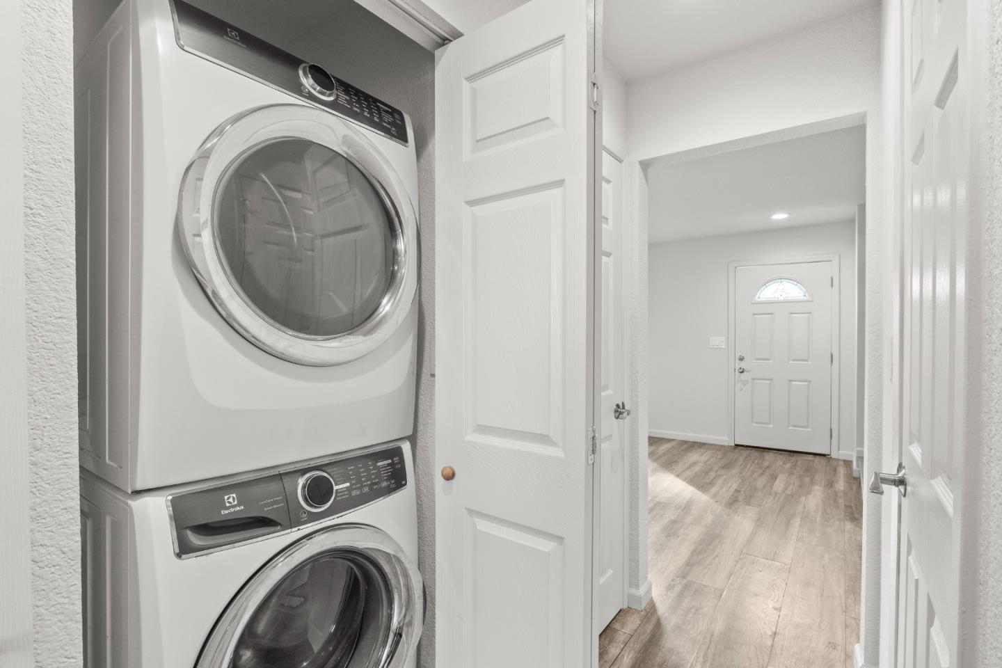 Detail Gallery Image 23 of 26 For 3828 Keneland Way, Pleasanton,  CA 94588 - 4 Beds | 2/1 Baths