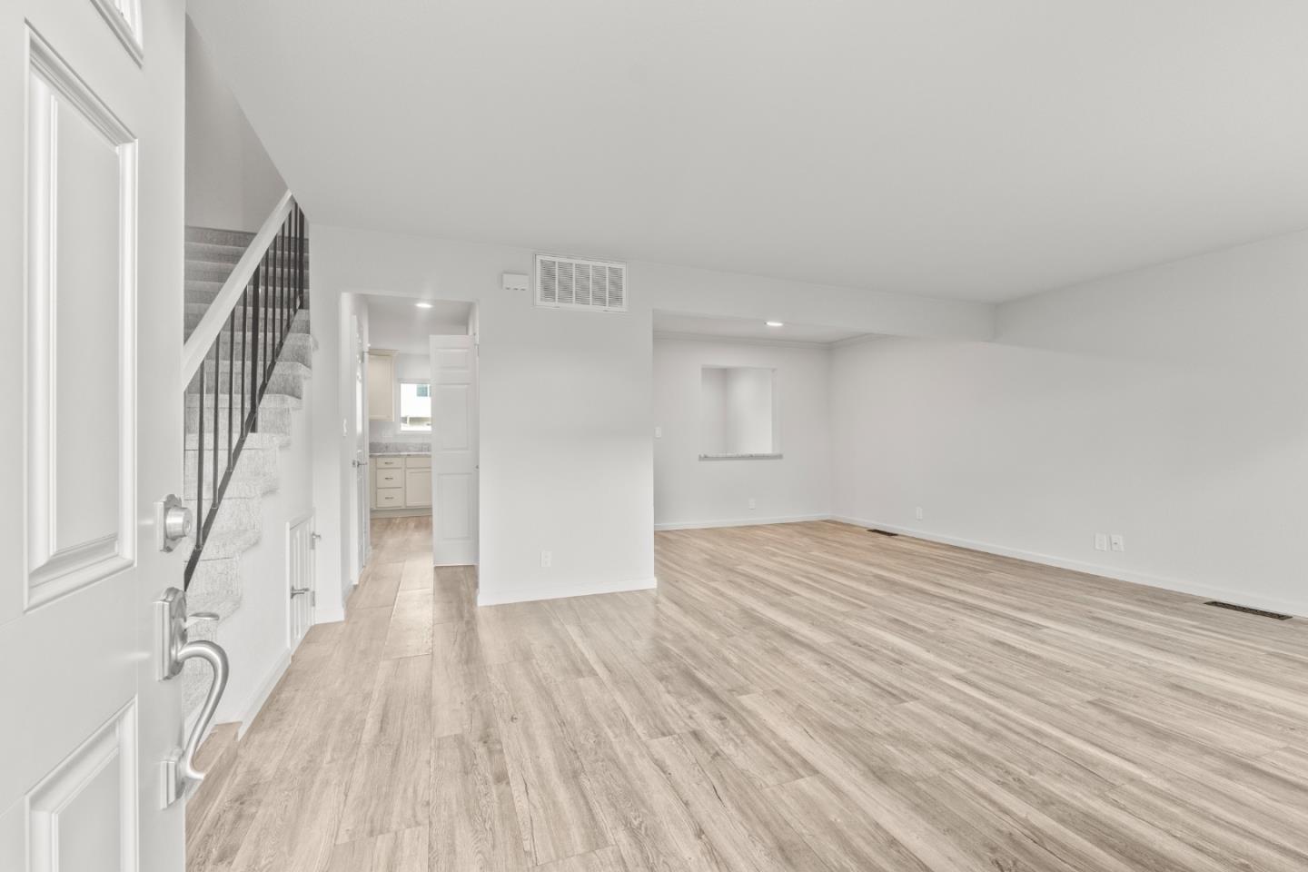 Detail Gallery Image 3 of 26 For 3828 Keneland Way, Pleasanton,  CA 94588 - 4 Beds | 2/1 Baths