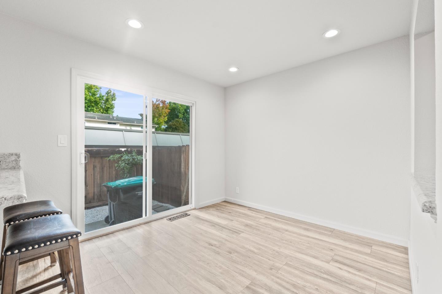 Detail Gallery Image 9 of 26 For 3828 Keneland Way, Pleasanton,  CA 94588 - 4 Beds | 2/1 Baths