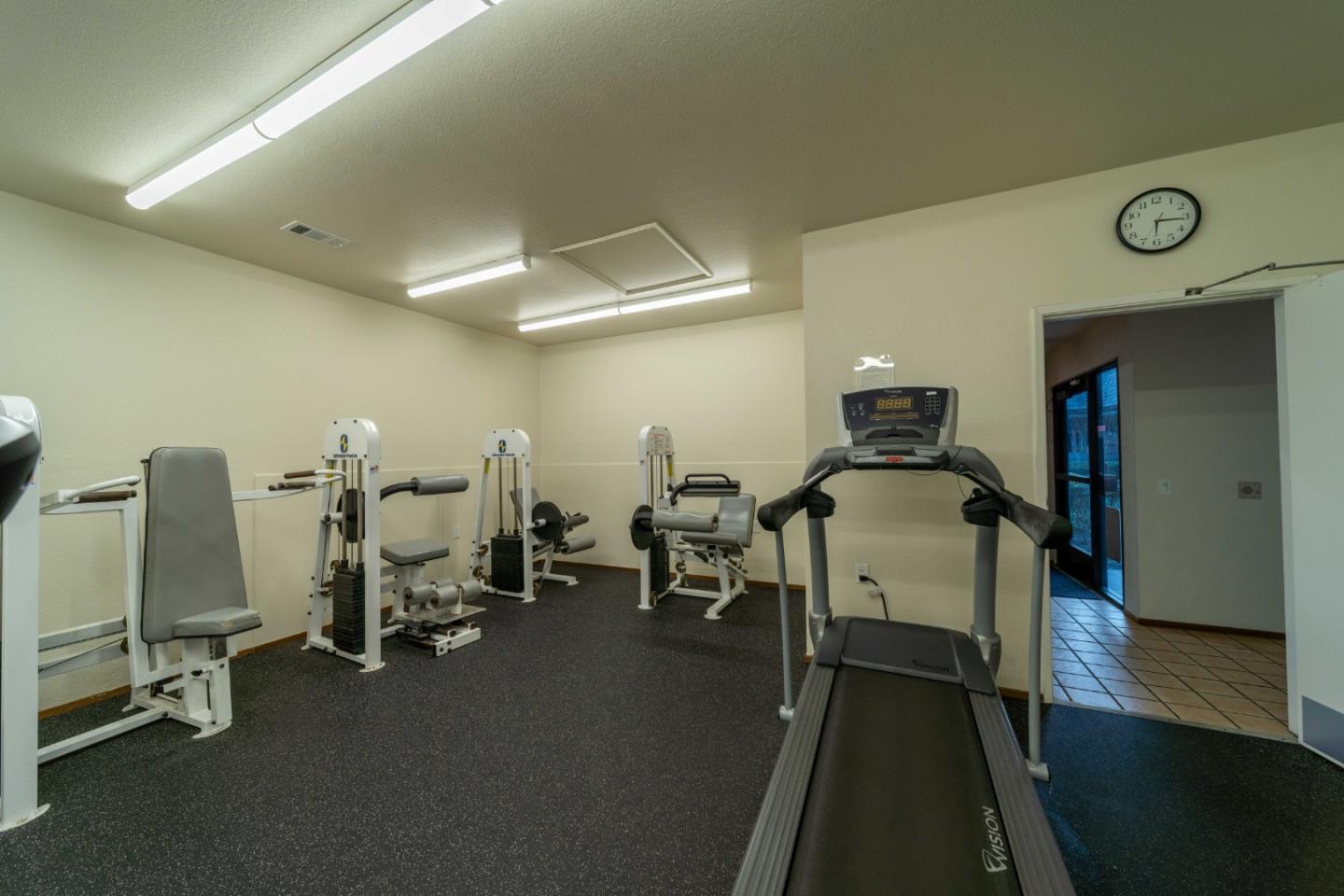 Detail Gallery Image 16 of 31 For 3354 Shadow Park Pl, San Jose,  CA 95121 - 2 Beds | 1 Baths