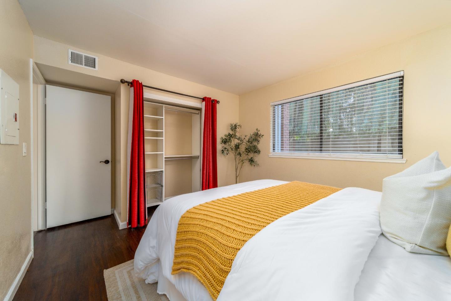 Detail Gallery Image 21 of 31 For 3354 Shadow Park Pl, San Jose,  CA 95121 - 2 Beds | 1 Baths