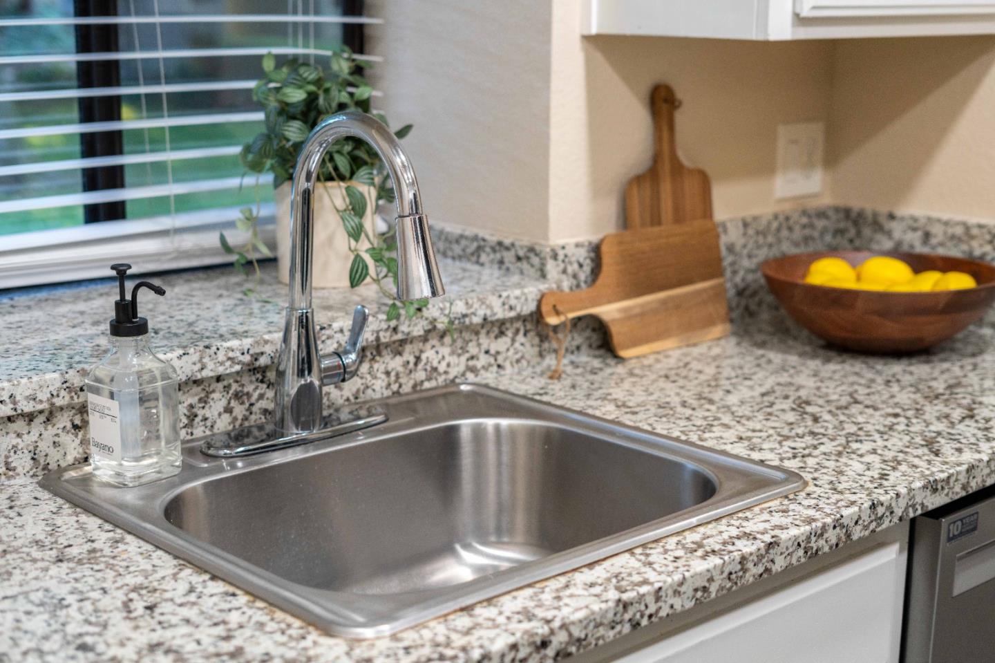 Detail Gallery Image 29 of 31 For 3354 Shadow Park Pl, San Jose,  CA 95121 - 2 Beds | 1 Baths