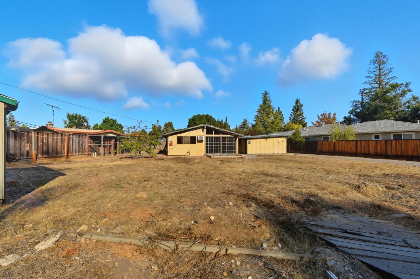 Detail Gallery Image 4 of 6 For 13550 Myren Dr, Saratoga,  CA 95070 - – Beds | – Baths