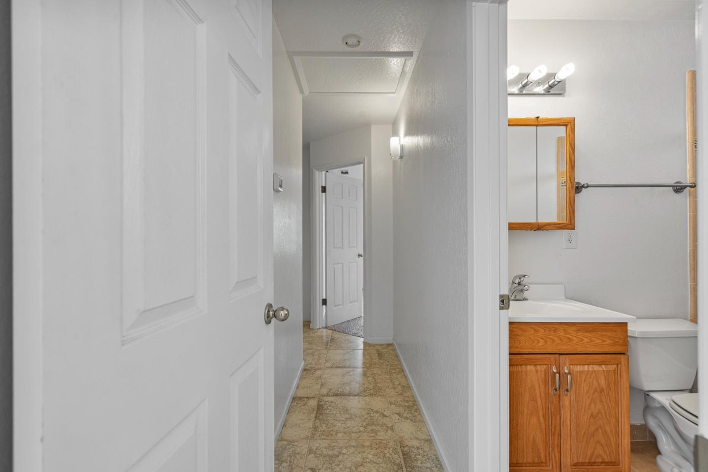 Detail Gallery Image 14 of 36 For 587 Mariposa St, Salinas,  CA 93906 - 3 Beds | 2 Baths