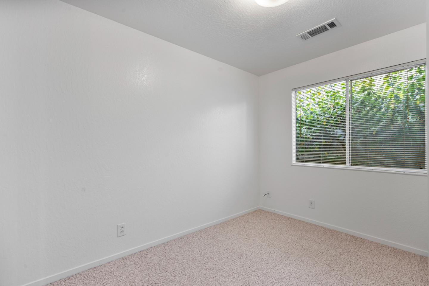 Detail Gallery Image 19 of 36 For 587 Mariposa St, Salinas,  CA 93906 - 3 Beds | 2 Baths
