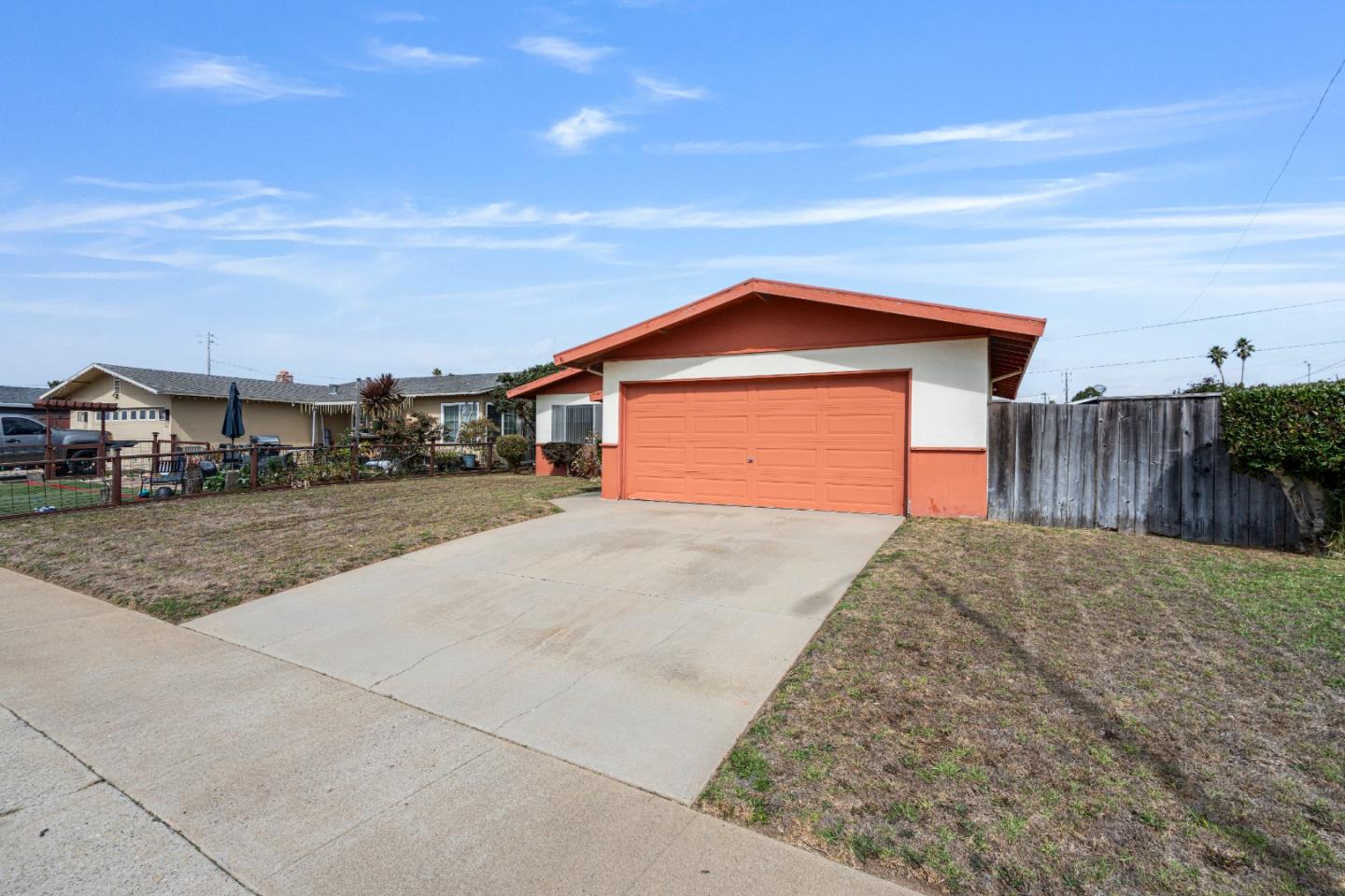 Detail Gallery Image 3 of 36 For 587 Mariposa St, Salinas,  CA 93906 - 3 Beds | 2 Baths