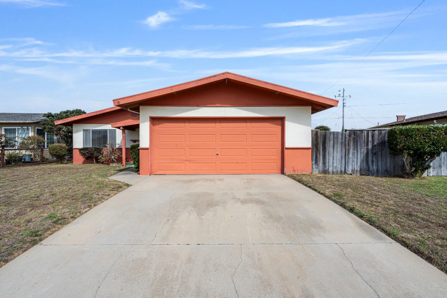 Detail Gallery Image 4 of 36 For 587 Mariposa St, Salinas,  CA 93906 - 3 Beds | 2 Baths