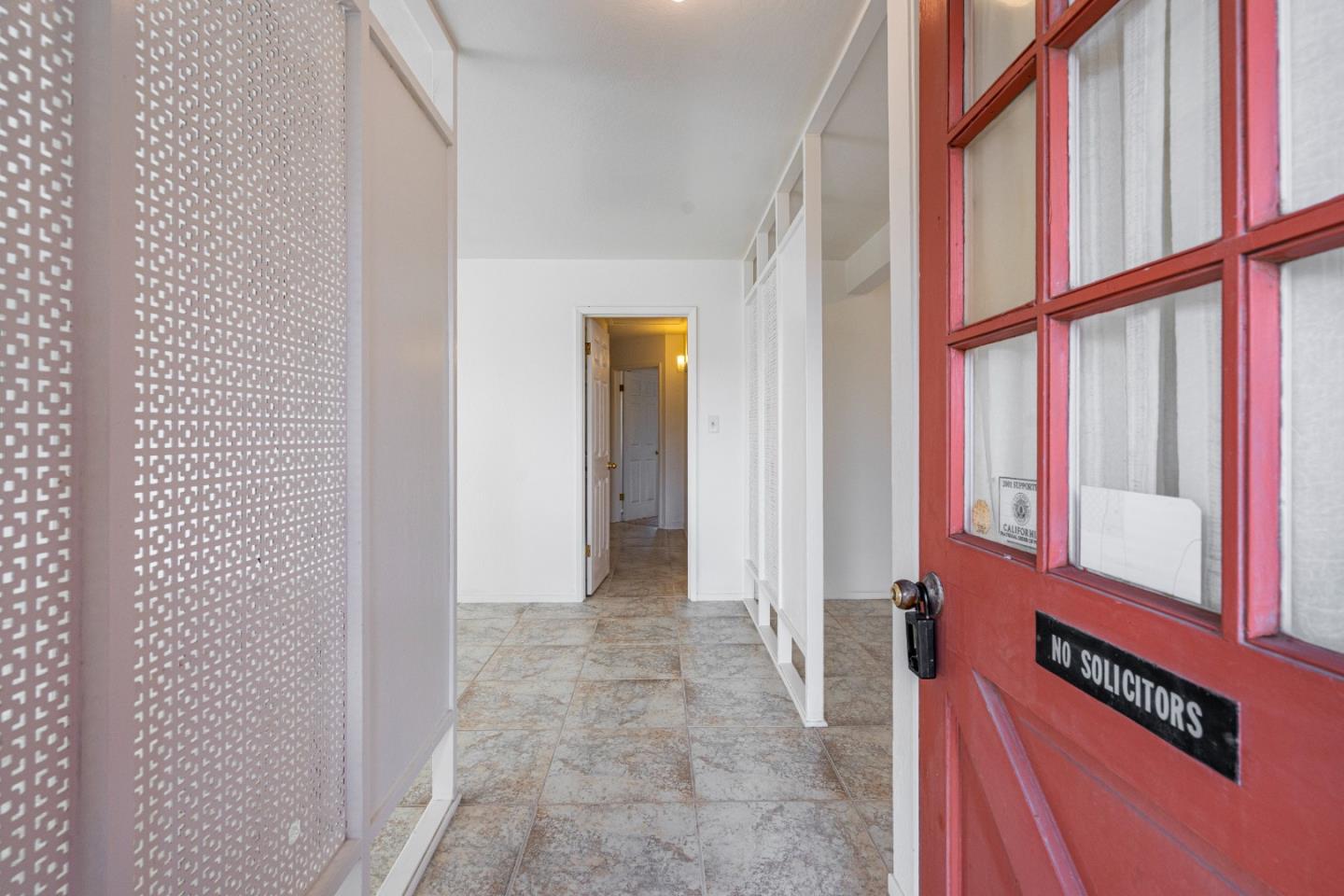 Detail Gallery Image 7 of 36 For 587 Mariposa St, Salinas,  CA 93906 - 3 Beds | 2 Baths