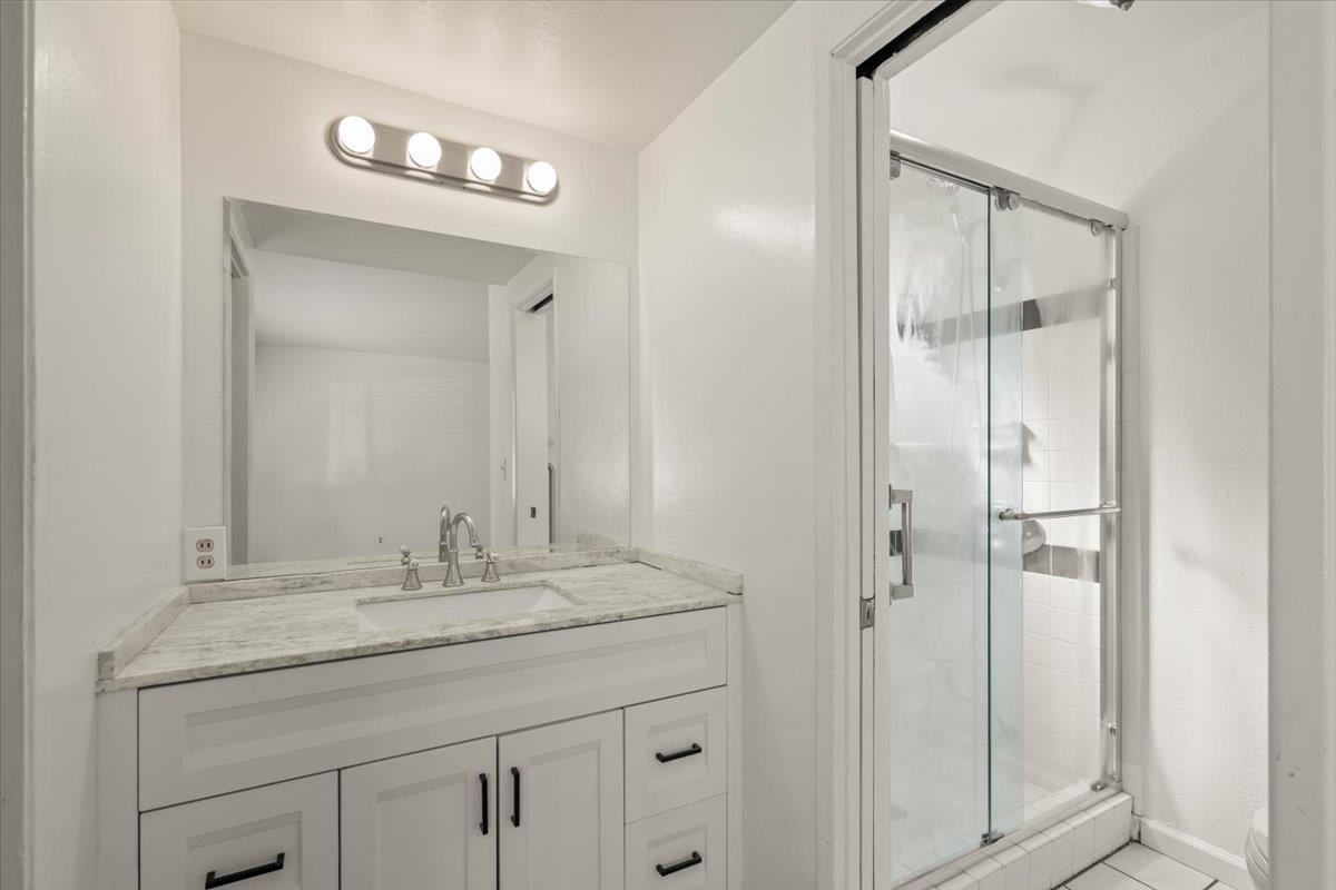 Detail Gallery Image 13 of 16 For 10101 Richwood Dr, Cupertino,  CA 95014 - 3 Beds | 2 Baths