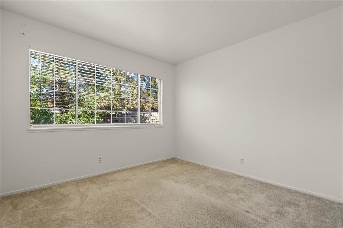 Detail Gallery Image 9 of 16 For 10101 Richwood Dr, Cupertino,  CA 95014 - 3 Beds | 2 Baths