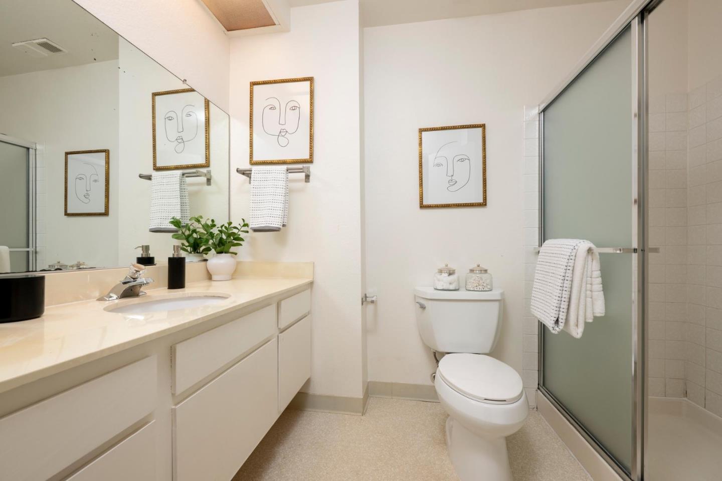 Detail Gallery Image 11 of 16 For 316 N El Camino Real #306,  San Mateo,  CA 94401 - 2 Beds | 2 Baths