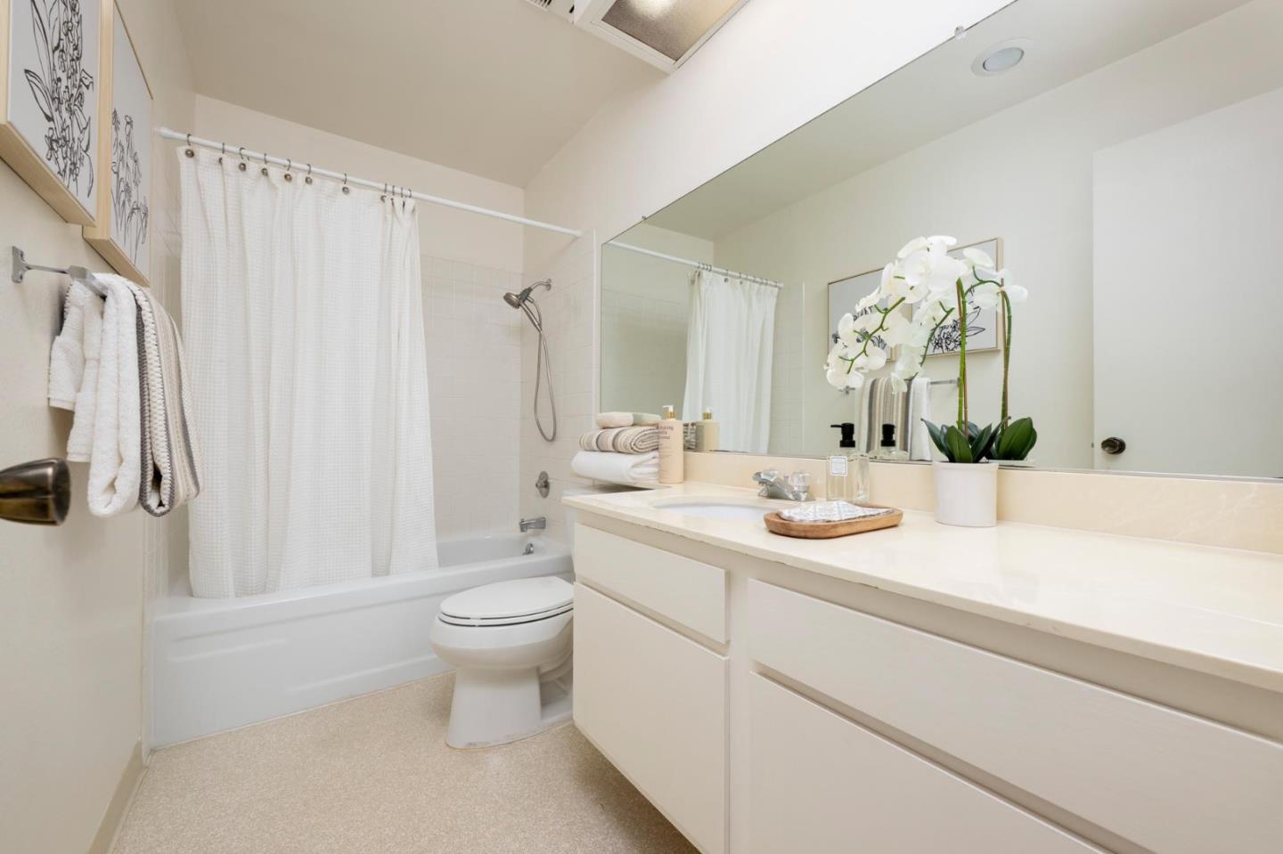 Detail Gallery Image 14 of 16 For 316 N El Camino Real #306,  San Mateo,  CA 94401 - 2 Beds | 2 Baths