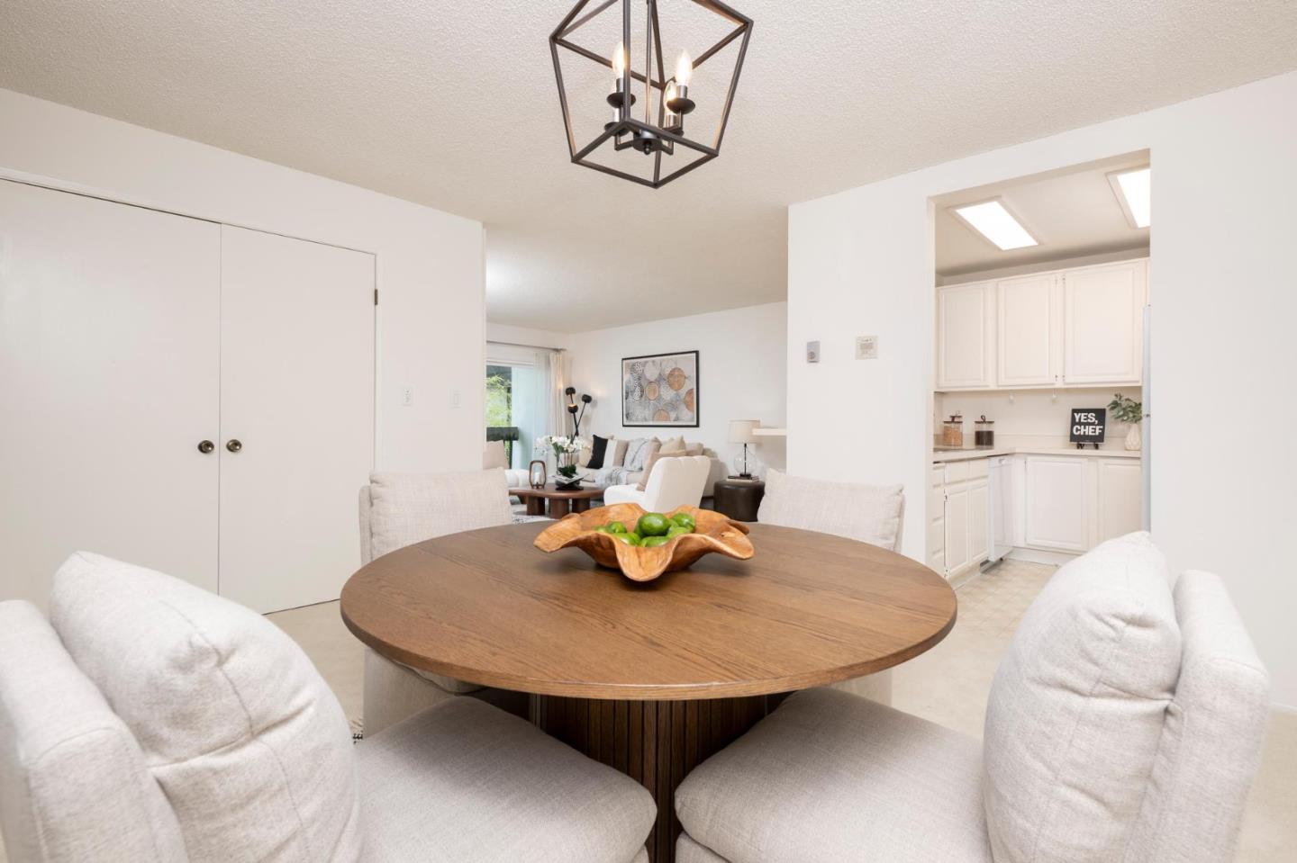 Detail Gallery Image 6 of 16 For 316 N El Camino Real #306,  San Mateo,  CA 94401 - 2 Beds | 2 Baths