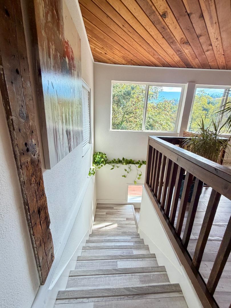 Detail Gallery Image 9 of 23 For 17944 Madrone Dr, Los Gatos,  CA 95033 - 2 Beds | 1 Baths