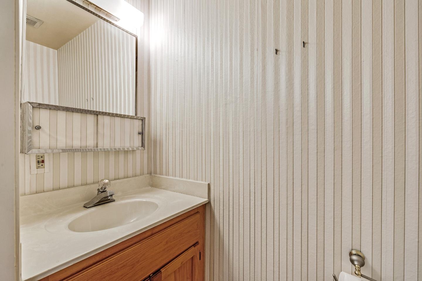 Detail Gallery Image 11 of 36 For 5009 Cribari, San Jose,  CA 95135 - 1 Beds | 1/1 Baths