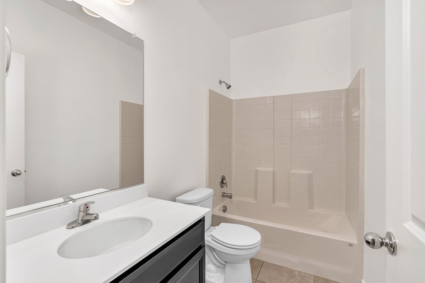 Detail Gallery Image 11 of 20 For 664 Amabile Dr, Los Banos,  CA 93635 - 4 Beds | 3 Baths